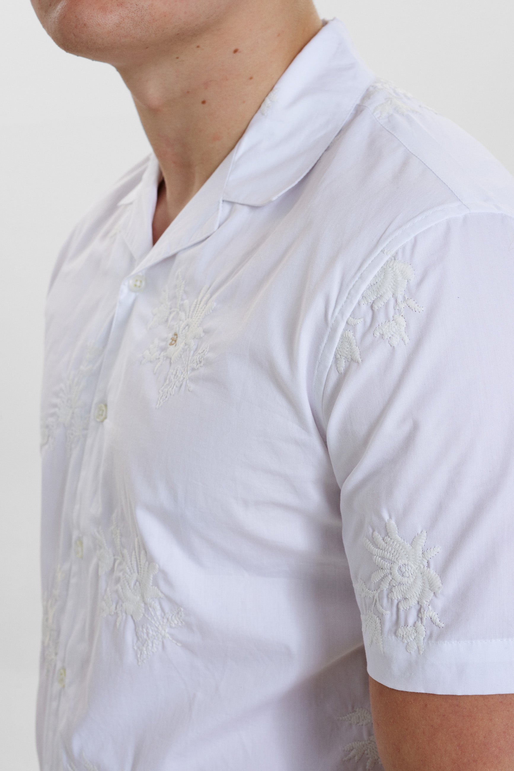 DXNMXRK. DX-Edenas Outlet White