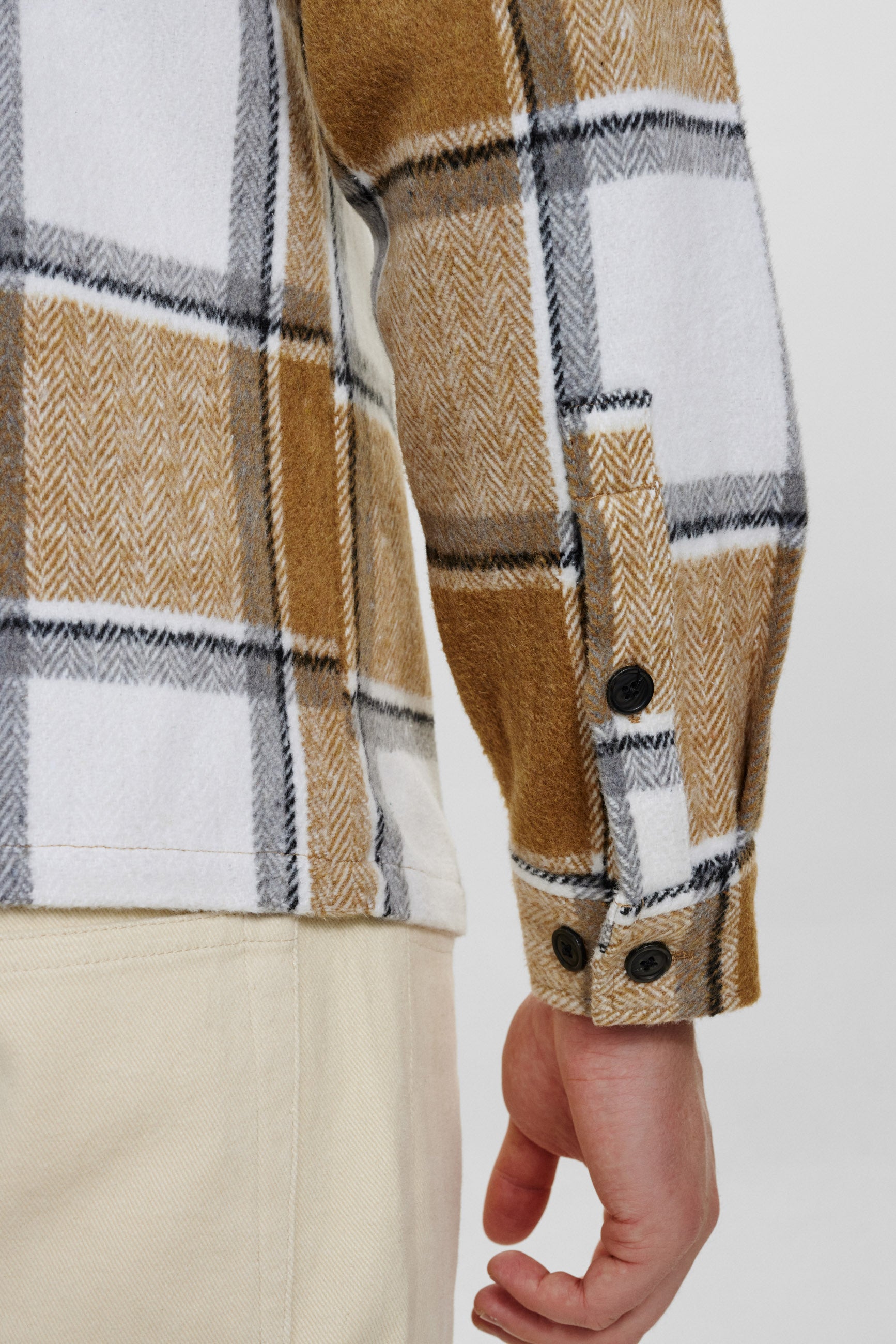 DXNMXRK. Dennik Outlet Off white